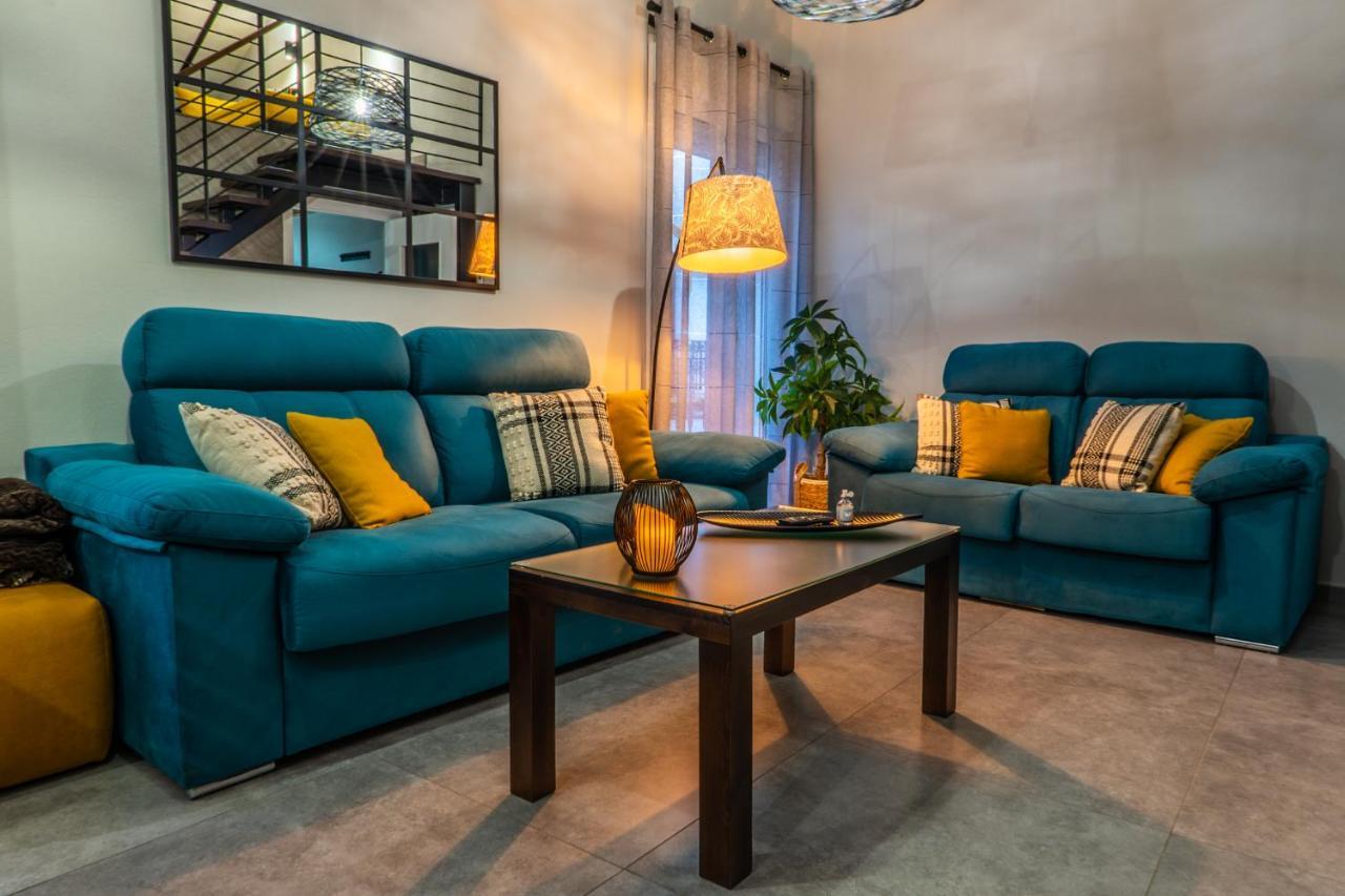 Apartamentos Turisticos El Altozano Фуэнтес-де-Леон Экстерьер фото